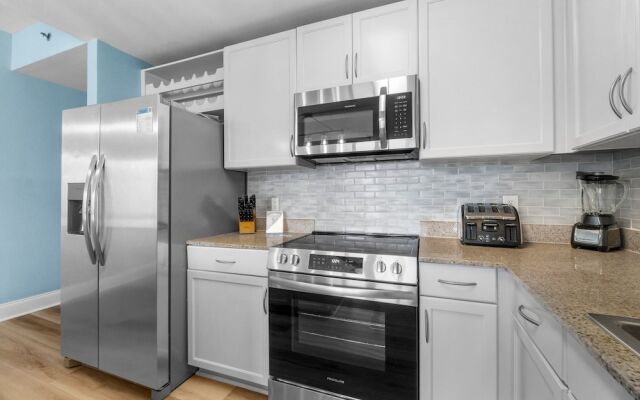 Laketown Wharf 609 - Beach, Please