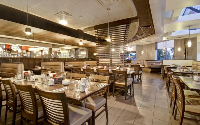 Holiday Inn & Suites Windsor Ambassador Bridge by IHG