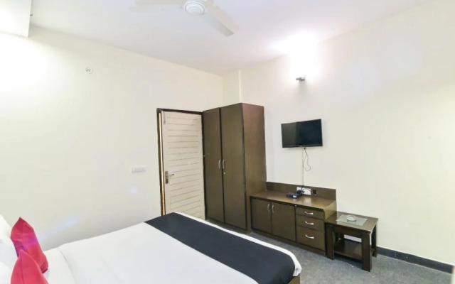 Capital O 24273 Palatial Grand