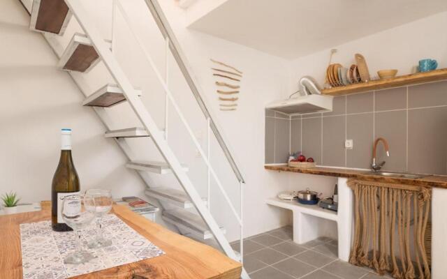 SeaView Apartment & Studio