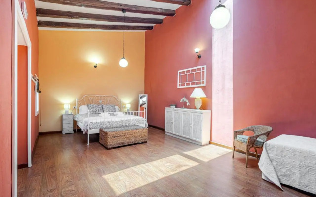 Casona Gildana: Historia, Patrimonio/E-working