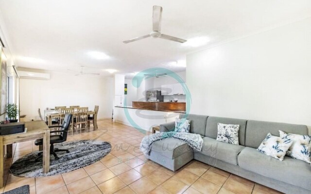 ZEN FORESHORE - 2 Bedroom Apt with Pool