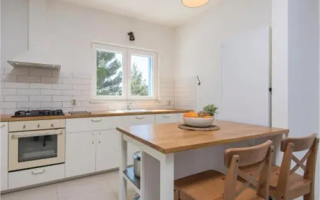 Holiday Home In Zrnovo