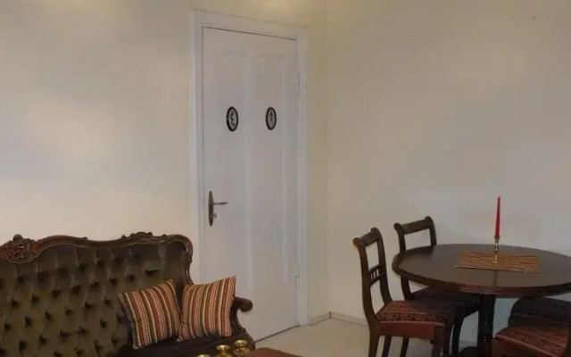 Roosikrantsi 8 City Center Apartment