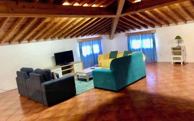 Spacious, Garden, and Private Parking