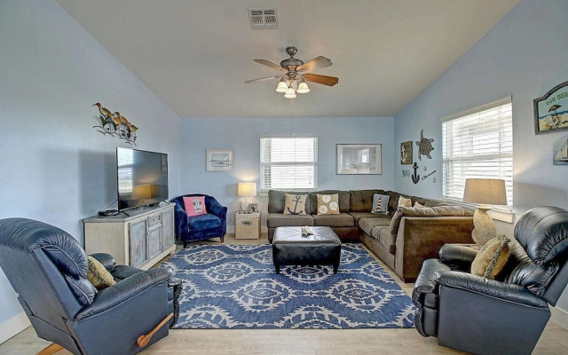 Spacious & Pet Friendly + Game Room Sleeps 10