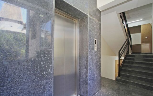 OYO 10379 Hotel Varcity Sapphire