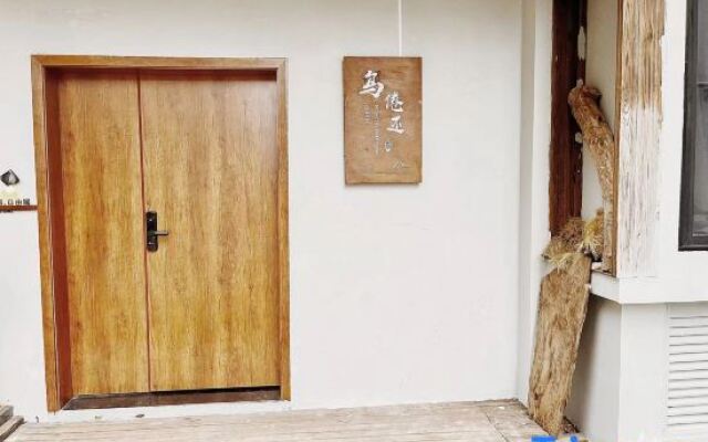 Weary people go back home