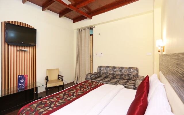OYO 4889 Hotel Moon 2