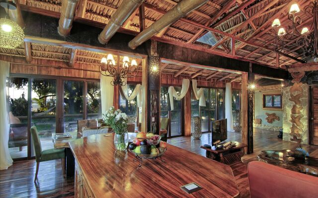 Ocho Artisan Bungalows - Adults only