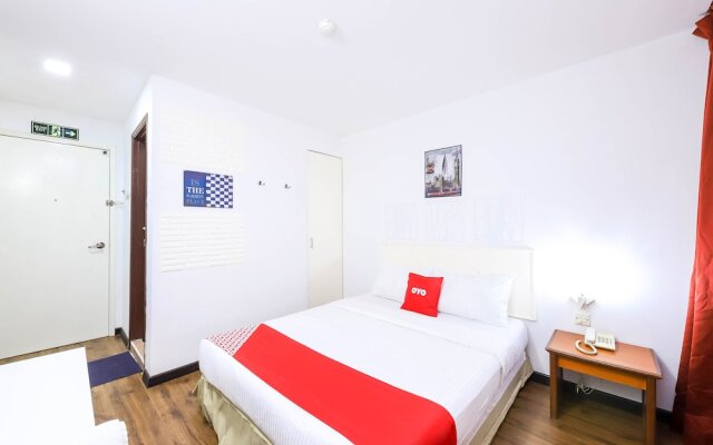 OYO 43963 T Signature Hotel