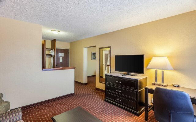Quality Inn & Suites Lincoln South
