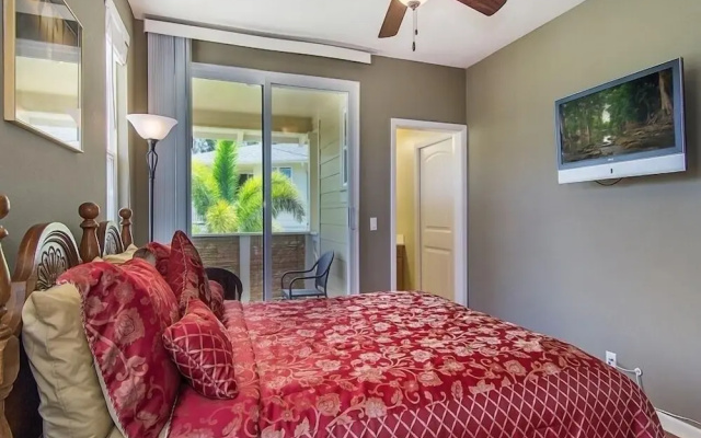 Nihilani 26a 3 Bedroom Condo by RedAwning