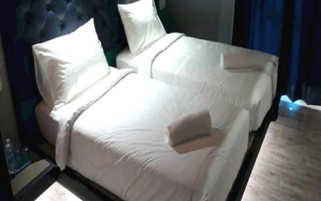 Tube Hotel Melaka – Guest Rooms – Alor Gajah