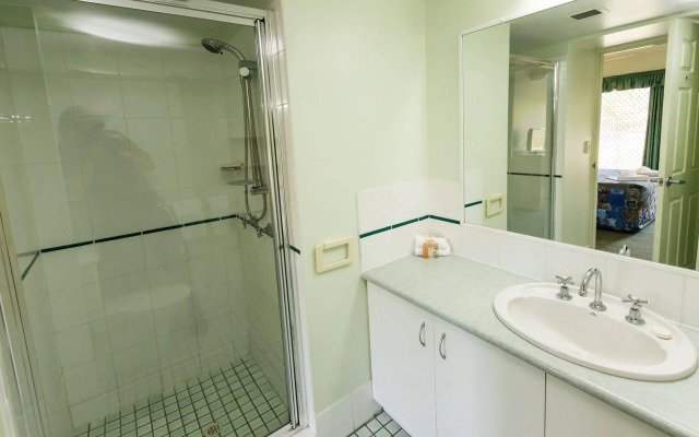 White Crest Apartments