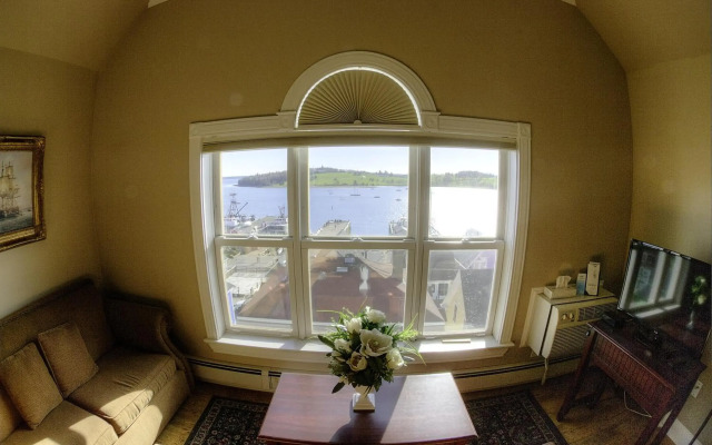 Lunenburg Arms Hotel and Spa