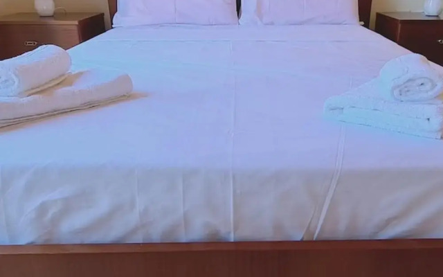 52 MEN - Sea Gem Apartment
