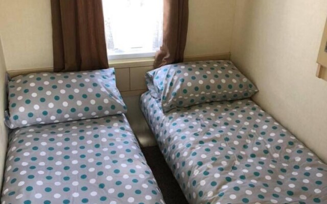 Lovely 2 Bedroom Static Caravan Brean, Somerset