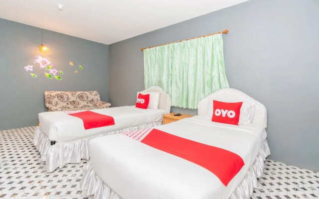 Oyo 712 Baandin Resort
