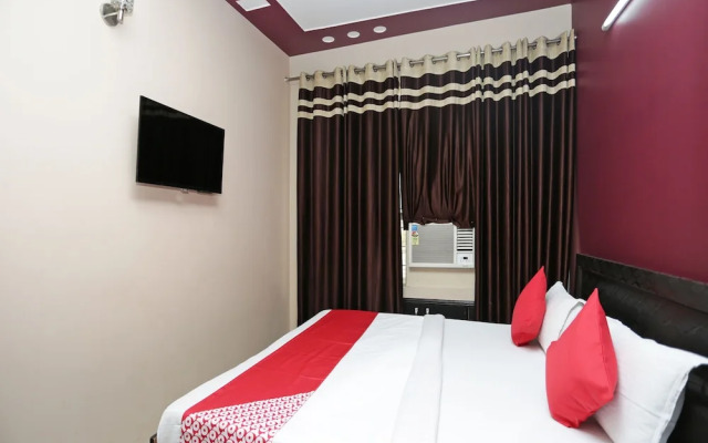 OYO 13388 Hotel Virgo