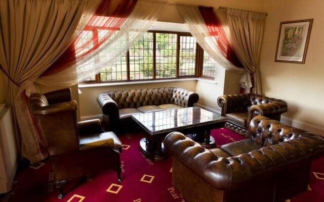The Pear Tree Inn & Country Hotel