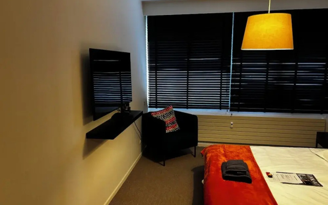 Studio met ensuite badkamer - WiFi en TV