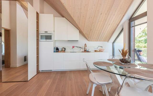HolidayPlus Apartment, By Cohost