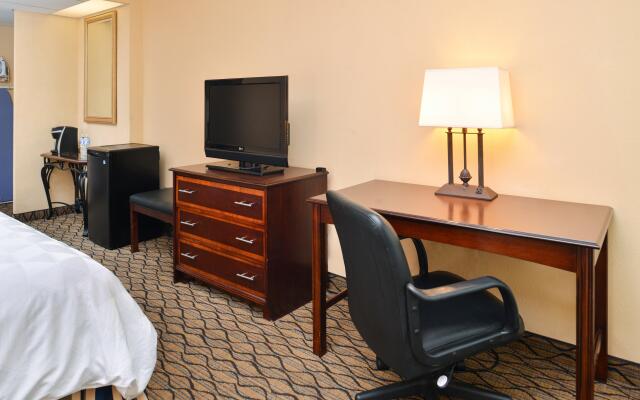 Holiday Inn & Suites Chicago - Downtown by IHG