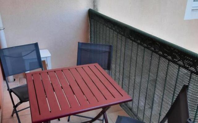 joli F2 46m2 menton centre, balcon,parking
