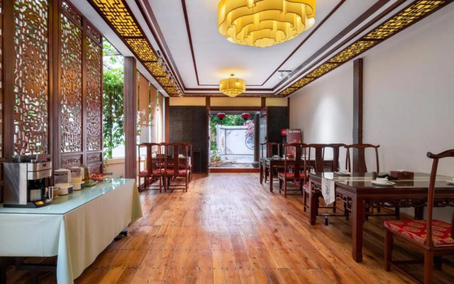 Jinning Rundexing Hotel (Guyan Culture Square)