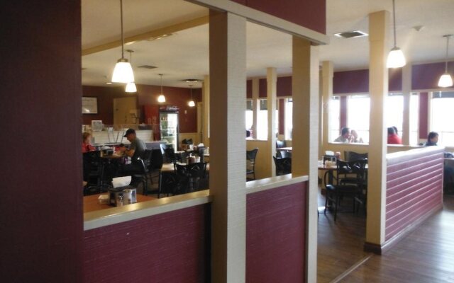 Tumbler Ridge Inn