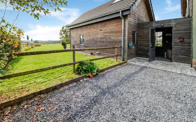 Tranquil Holiday Home in Mont with bubble bath, Terrace, Garden