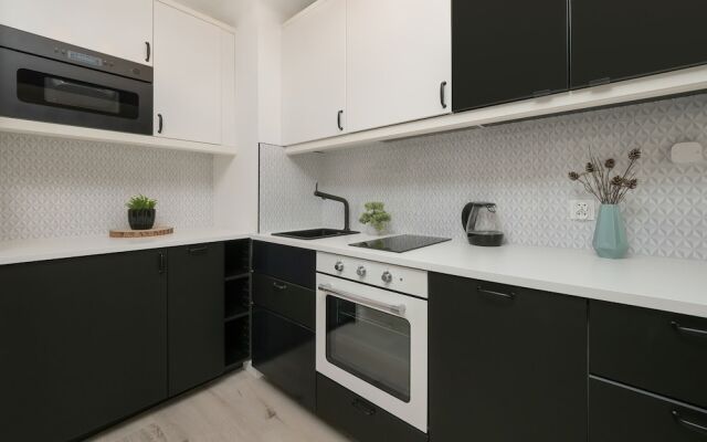 Modern Studio With Balcony by Renters