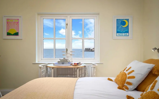 5 Sunny Cove - Direct Beach Access Sea Views