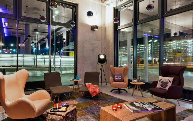 Moxy Vienna Airport - Image 2