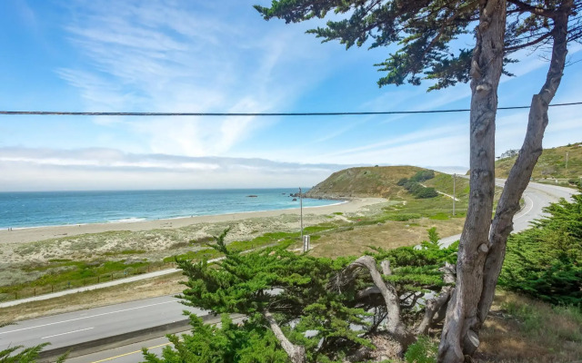 Pacifica Beach Hotel
