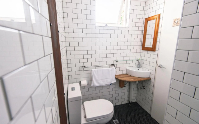 Manly Waves Studios & Apartments