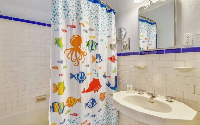 The Turquoise Turtle 4 Bedroom Home