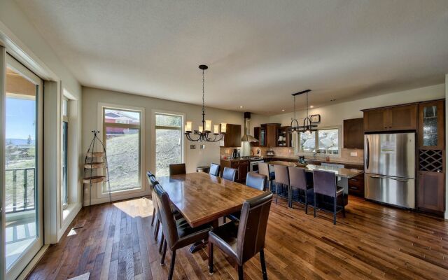 Peaks Retreat And Suite By Bear Country