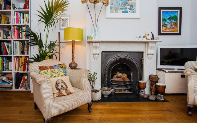 Stunning Stylish 3 Bed House in Fantastic Location