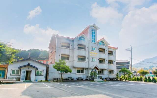 Muju Rainbow Pension