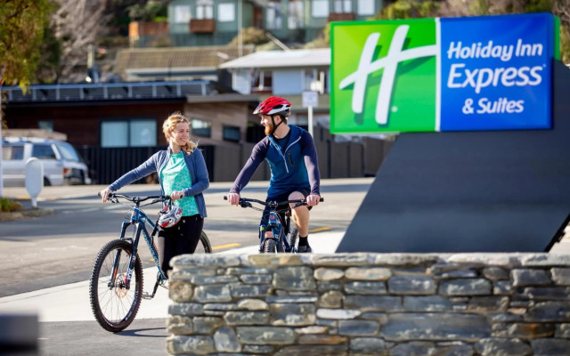 Holiday Inn Express & Suites Queenstown by IHG