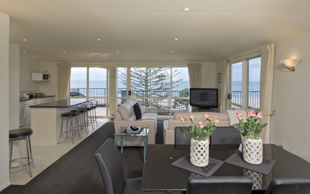 The Pavilions Beachfront Apartments