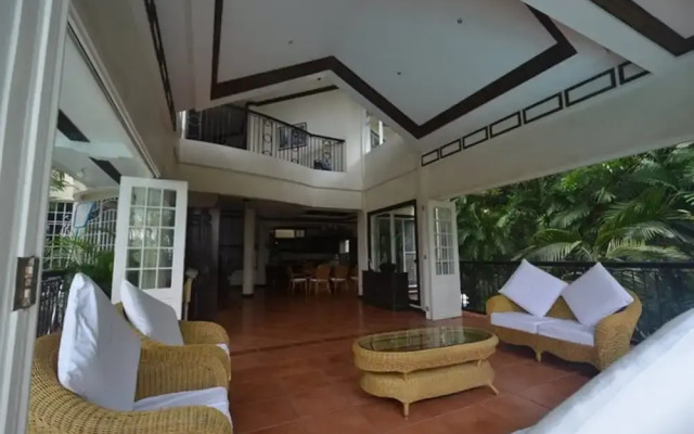 Robinland Vacation Home Badian