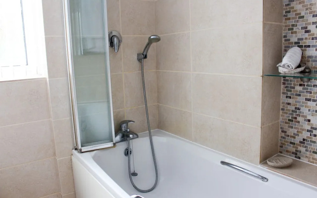 Perrys Impeccable 1-bed Apartment in Poole