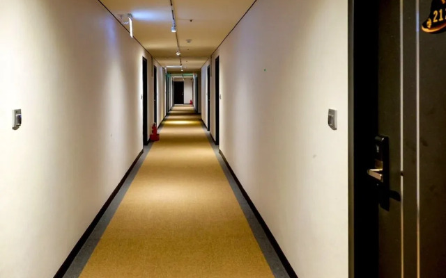 Chuanfu Shimen Hotel