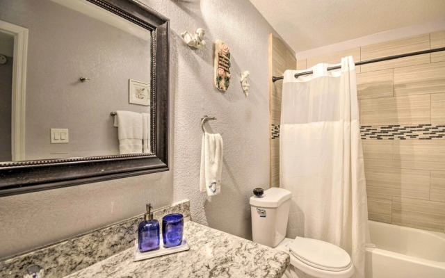 Phoenix Home w/ Sunny Backyard, Diving Pool