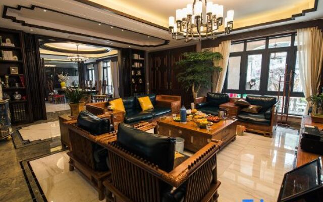 Yunshang Grassland Yishan Yishe Wild Luxury Guesthouse