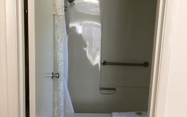 Deal's Bed & Breakfast Inn