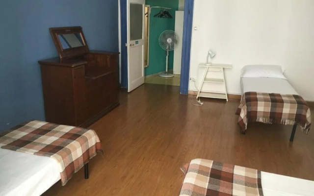 Hostel 6 Small Rooms